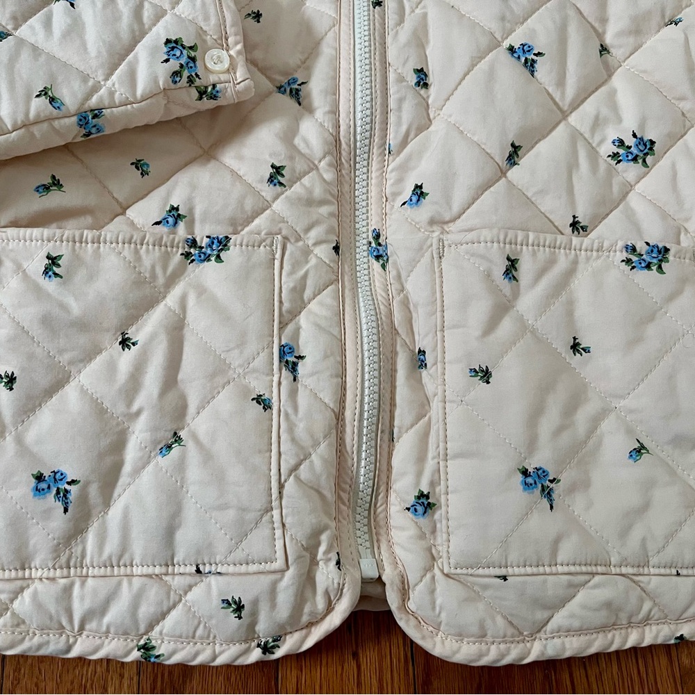 Levi’s Floral Quilted Puffer Jacket with Sherpa Collar, S - Picture 2 of 6
